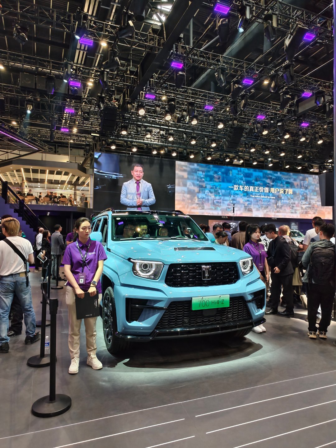 北京车展，第四站坦克！长城集团真是太大了，我找了个签到台，结果人家说这是哈弗，我