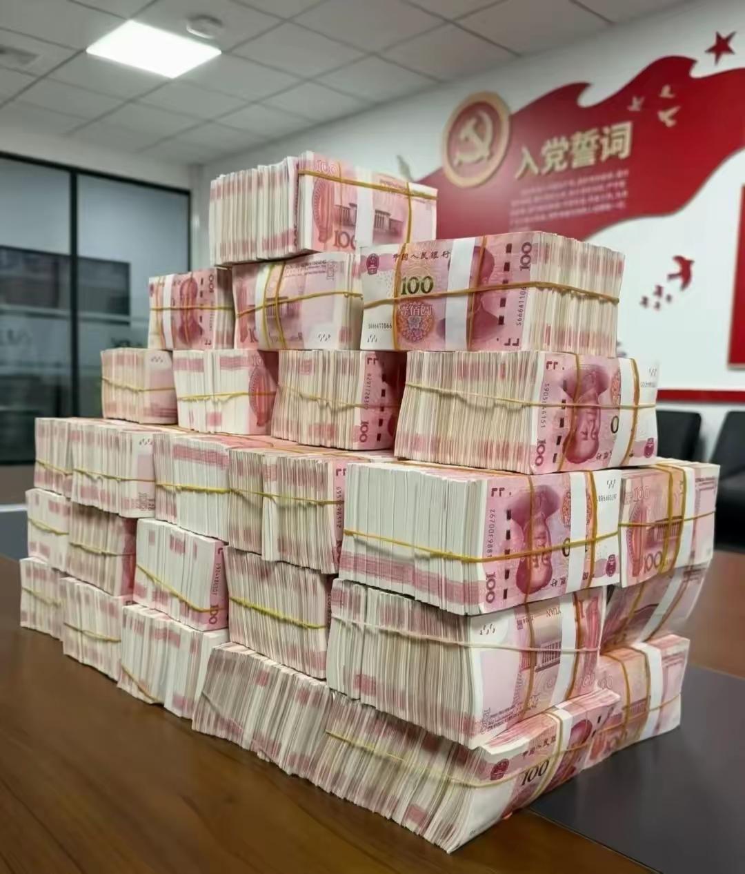 45岁有多少钱能直接躺平，这得看情况。要是在一线城市单身，维持基本生存，月支出6