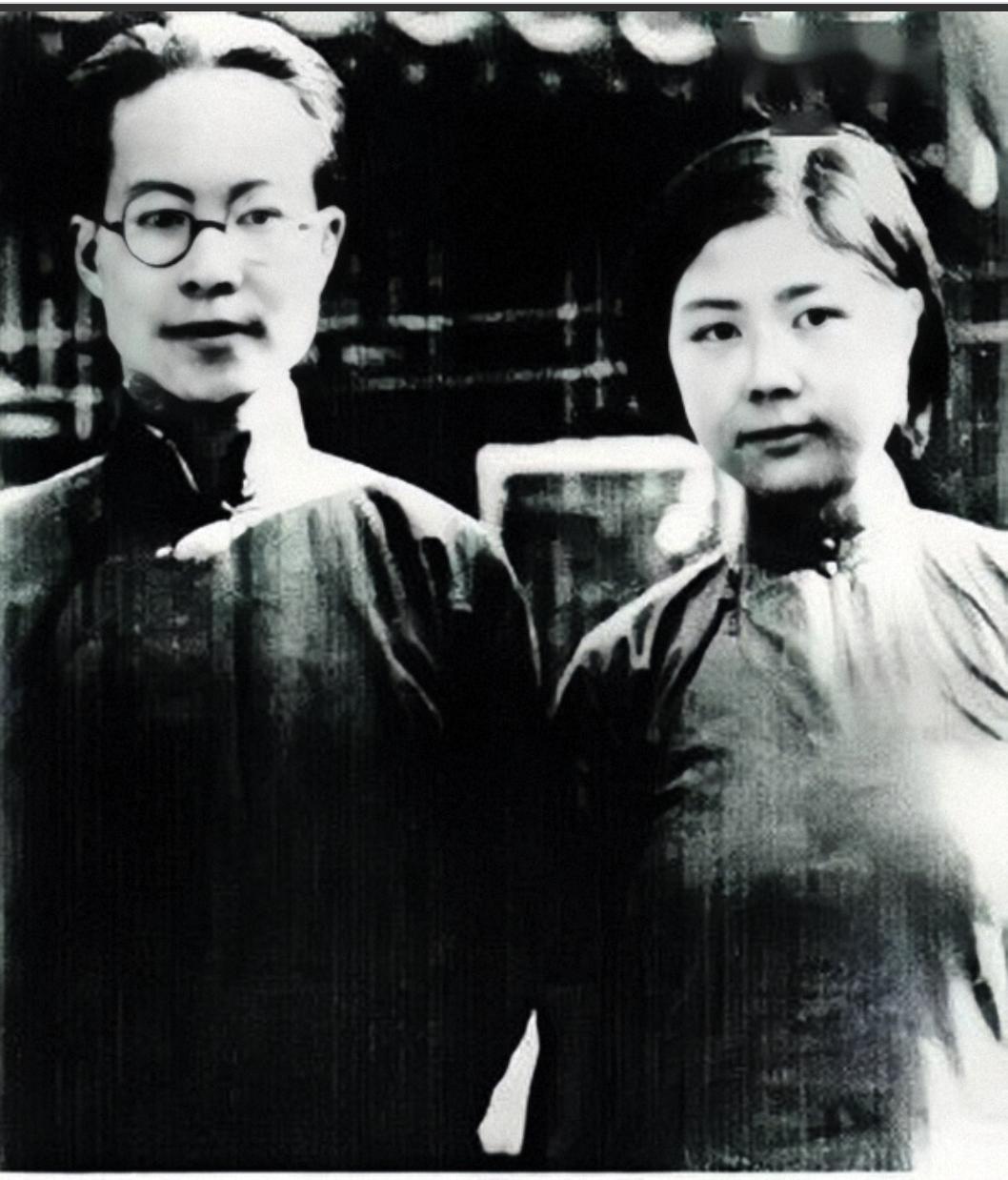 1927年，沈从文带走九妹到北平，11年后，送回故乡时，九妹已是一个疯子。晚年，