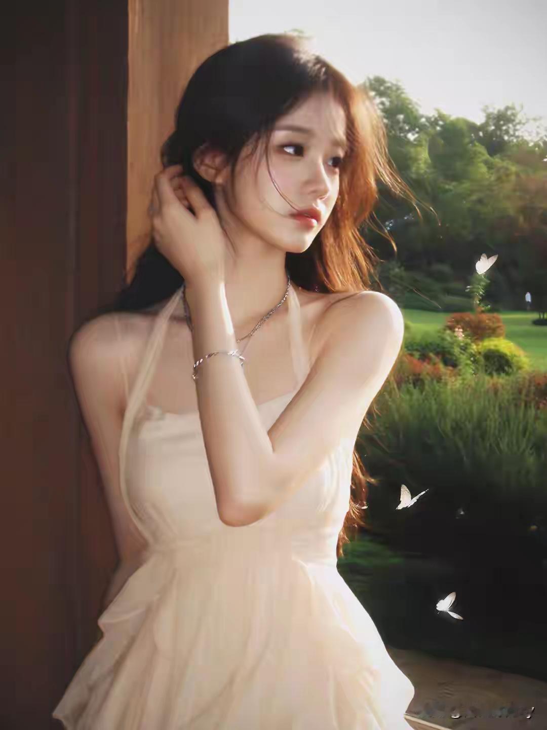 海南一校花，楚楚动人，我见犹怜，这气质堪称校园白