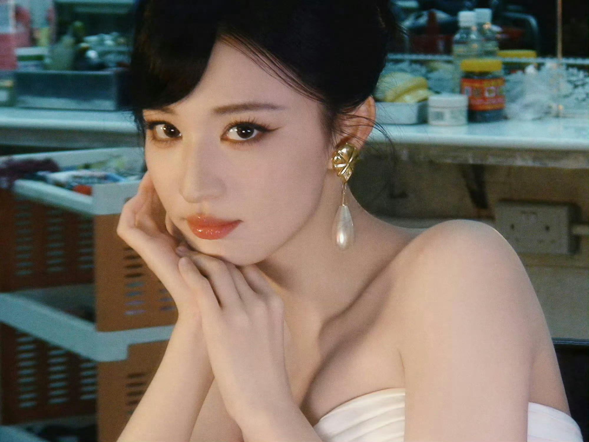 王楚然端庄大方，自信的女孩就该大大方方，从容不迫！王楚然棒棒哒！