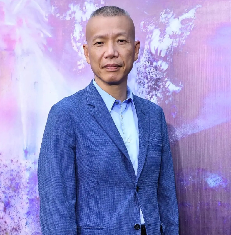 蔡国强烟花的影响力还是被低估了，他在雪山上进行表演，说用的都是环保材料但意想
