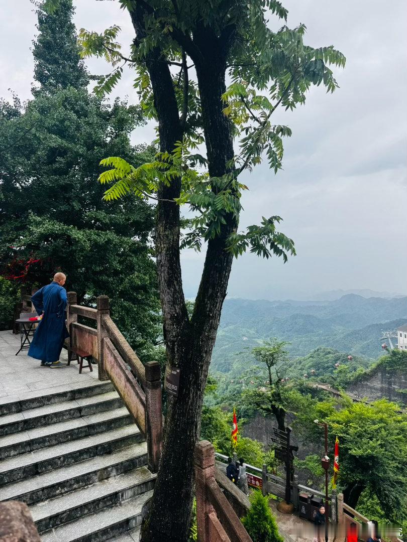 崀山八角寨景区。群山耸立，烟雨平生。桂林·八角寨风景区
