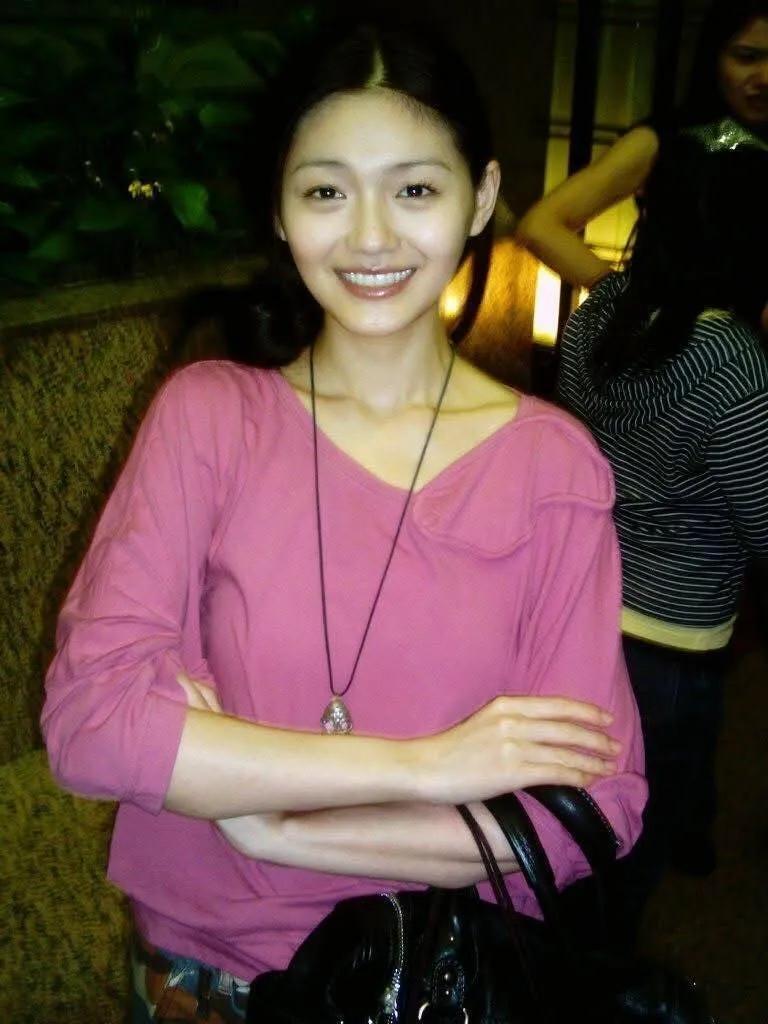 大S天生的大明星，总感觉她好上镜！巧笑倩兮，美目盼兮！现在才发现，大S