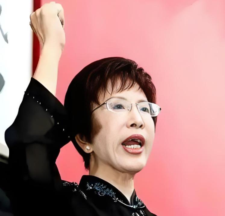 台湾政坛的“双面人”戏码正在上演。洪秀柱这个被捧上天的“小辣椒”，骨子里和朱立伦