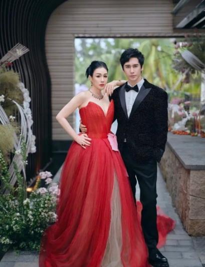 张伦硕说钟丽缇把财产给女儿没意见娶了老女神钟丽缇的张伦硕被问：“若钟丽缇将所有