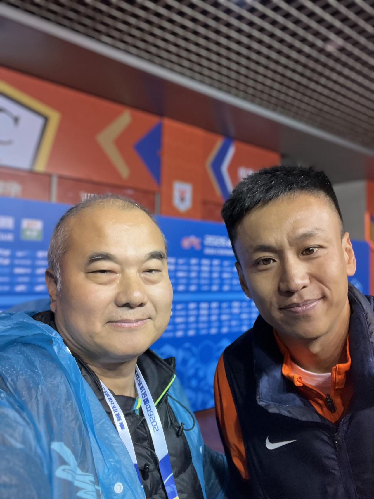 2:1完美拿下北京国安山东泰山从零开始2:1祝贺山东泰山队，硬中更硬！面对蒙哥