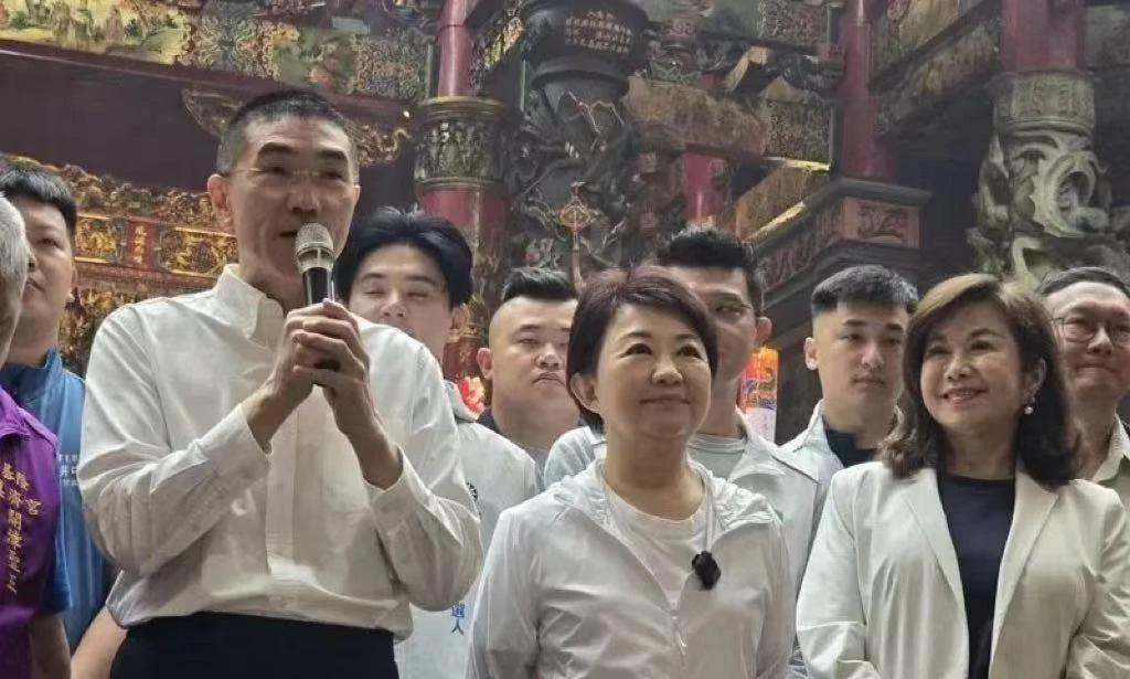 卢秀燕一句话，终于不装了，提前向郑丽文亮出底牌，非常不简单在台中市长之争尘埃