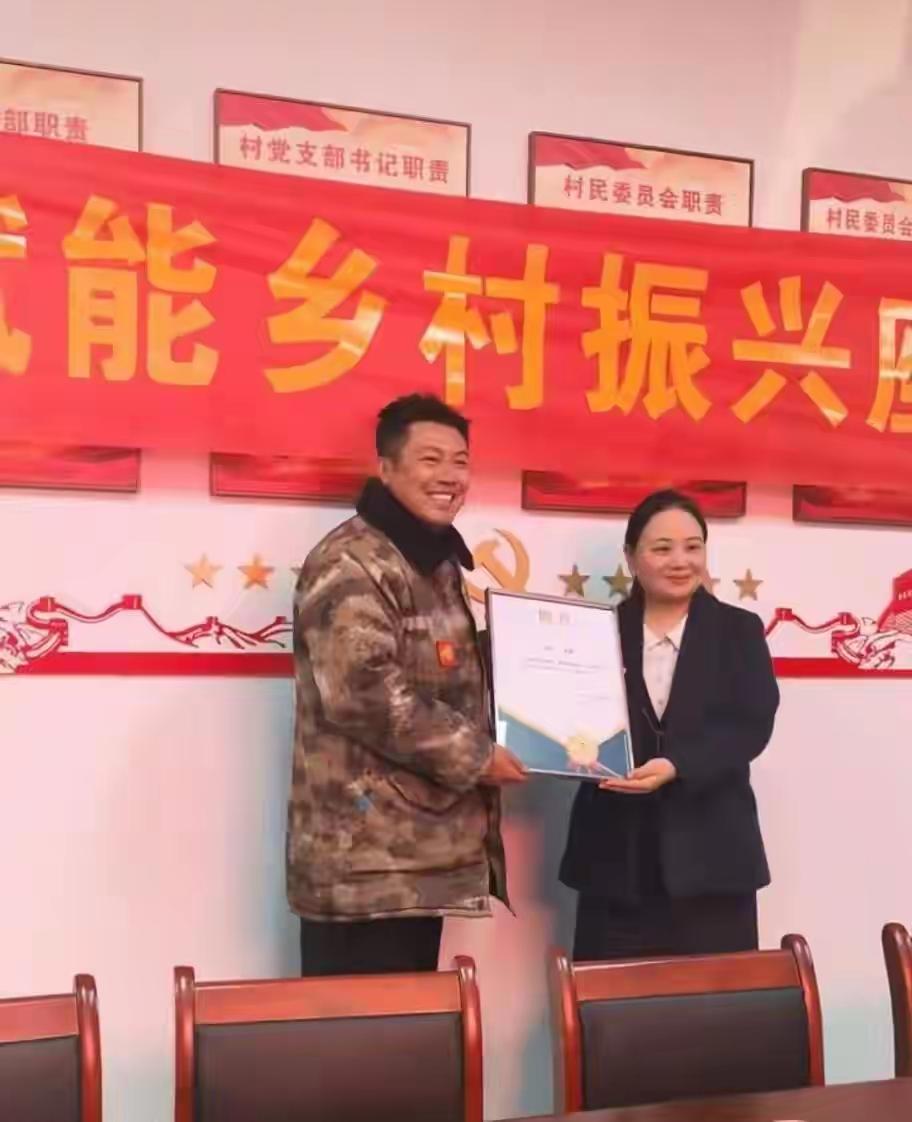 这也算是奇事了，吴承言考六次大学没考上，现在大学却上门聘请他当老师。吴承言，