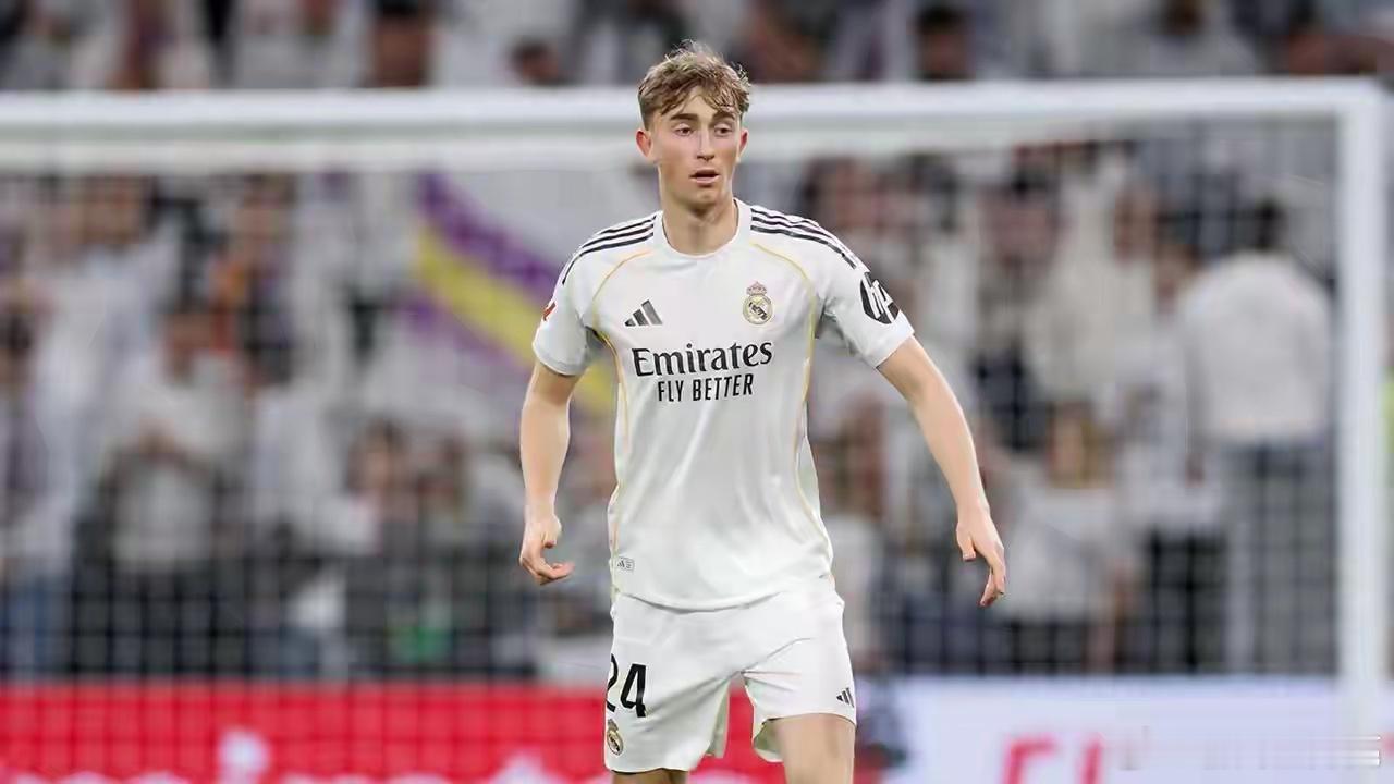 你不得不说曼城主教练瓜迪奥拉真是预言家！他刚说完你不能用肤色来认定种族主义者，皇