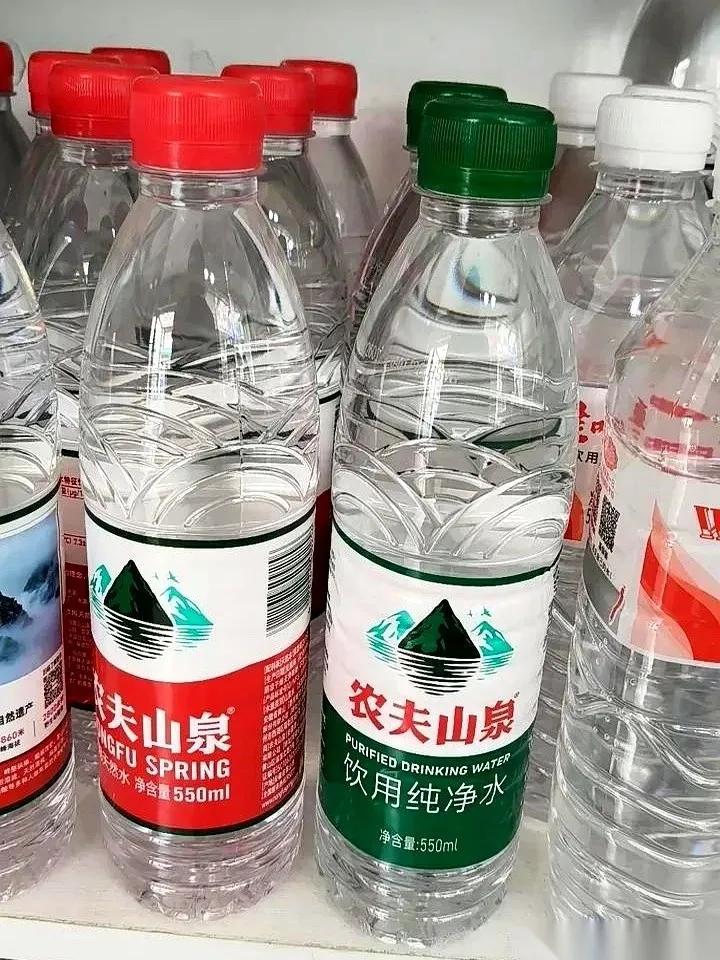 终于弄明白了！为什么店铺冰箱里看不到绿瓶农夫山泉，不是因为它不好卖，也不是没人