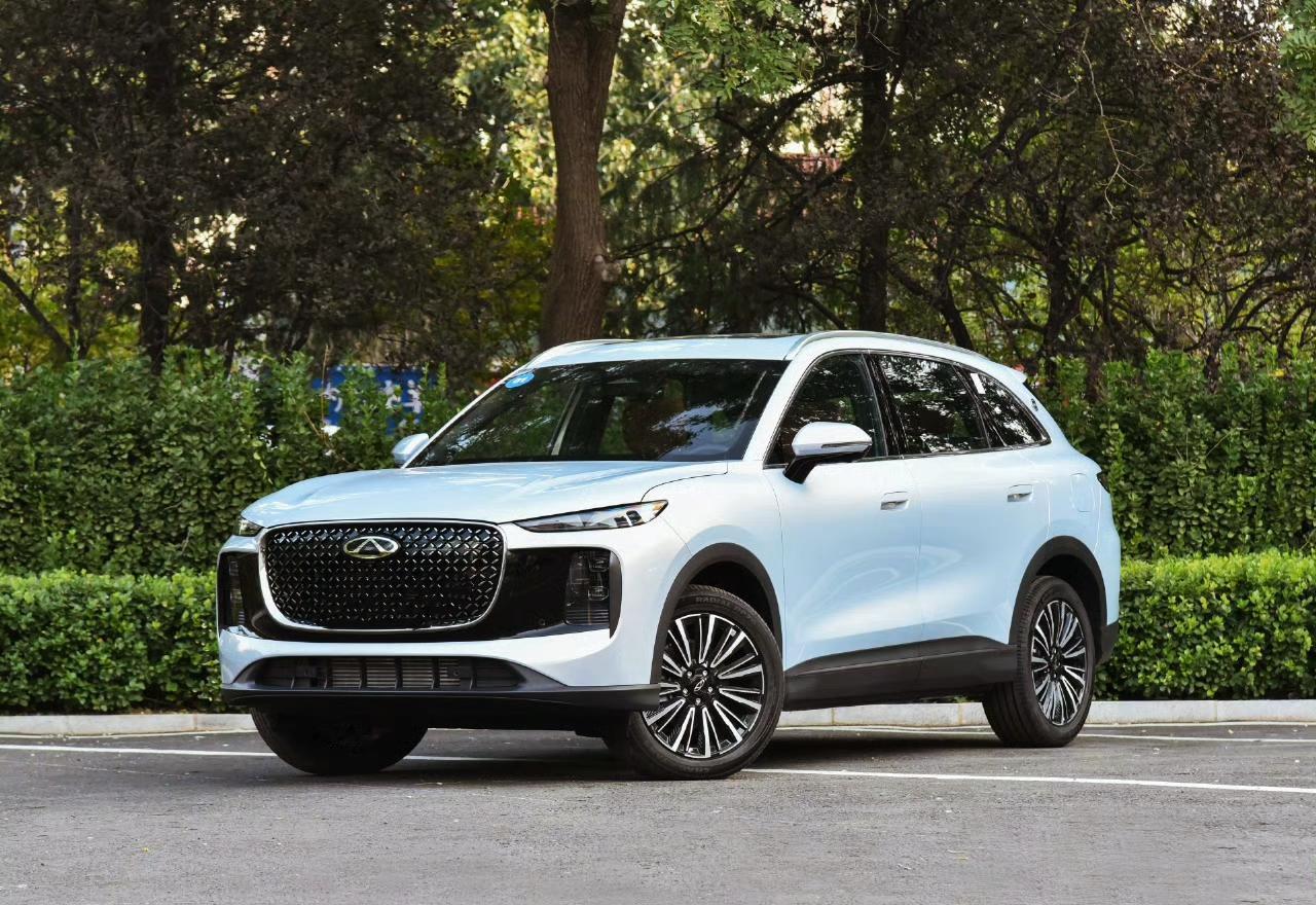 奇瑞全新瑞虎8上市，虎/豹款双外观+全系1.6T动力指导价9.99万-12.9