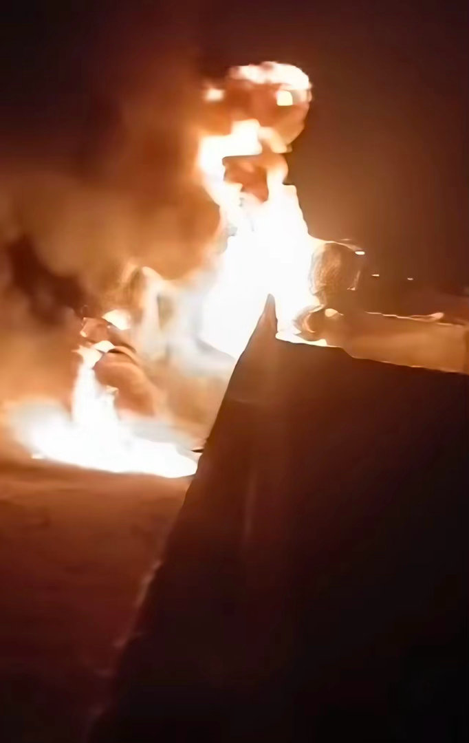 美军已经什么都不管了，就是拼命地攻击：一到夜晚，伊朗多地就接连被炸！美军连续第六