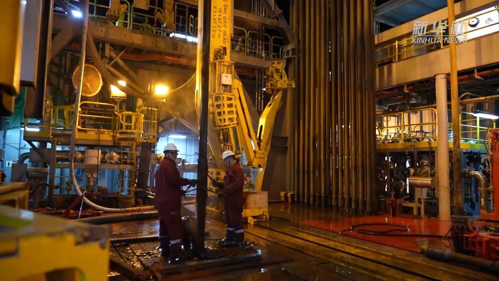 绝对的王炸牌！我国一口气挖出13个亿吨级大油田2026年4月29日，自然资