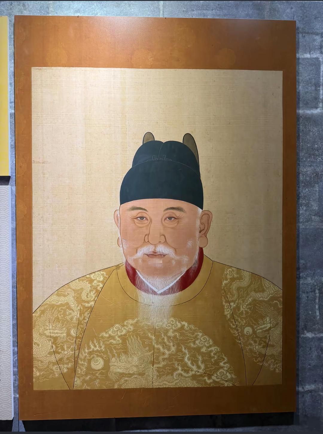 南京明孝陵新换上去的明太祖朱元璋画像，已被人恶意划伤！此前包括历史书中的明太