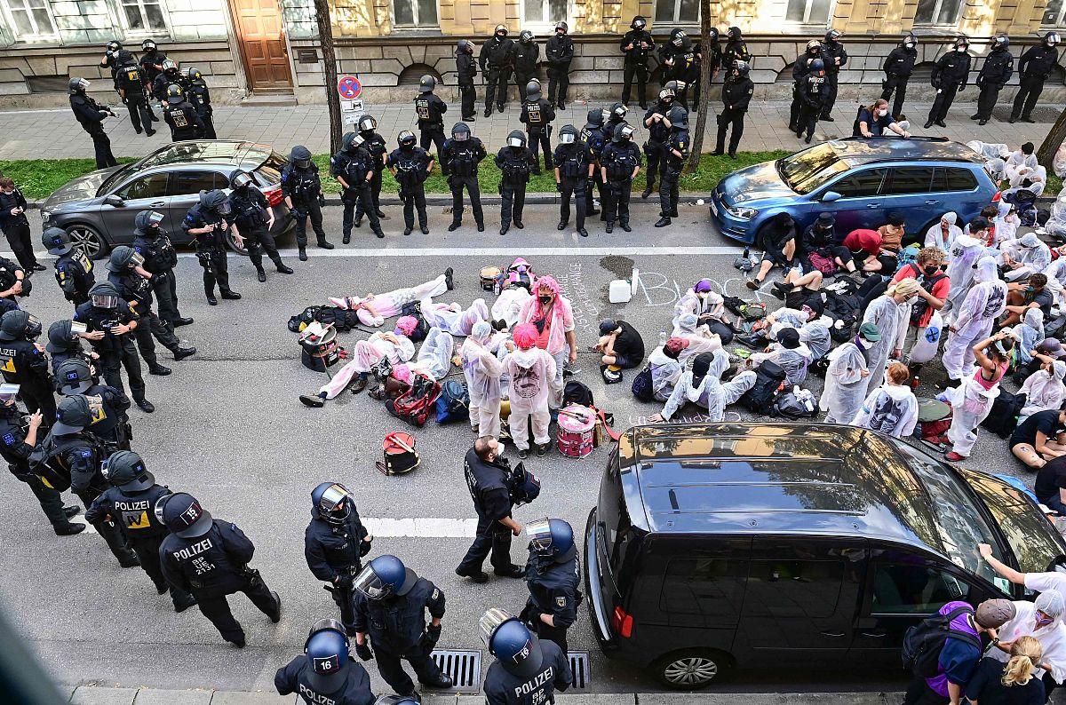 乱了，乱了，英国暴发疫情！美国也暴发疫情，中国呢？当流感在美国“开趴”，英国