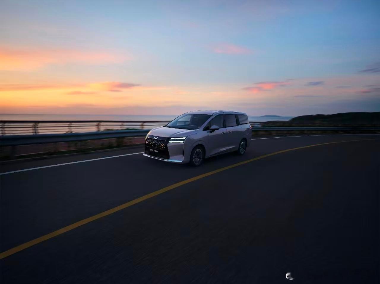 万众期待的「国民神车继承者」五菱星光730将于11月12日正式登陆市场，据悉，