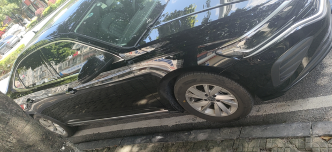 1.4T的帕萨特开过才发现，这次开过1.4的帕萨特，使用感受不是太好，首先就是