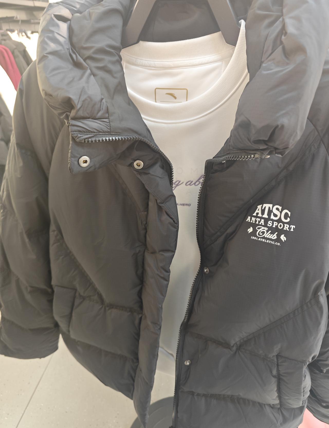 刚知道，现在买羽绒服才是真聪明人。别听导购忽悠你年前买新款。衣服还是那件衣服