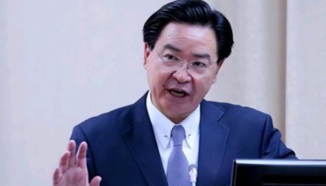 吴钊燮被整破防了！在沈伯洋在台北居住地与工作地点信息被曝光之后，吴钊燮对我们破口