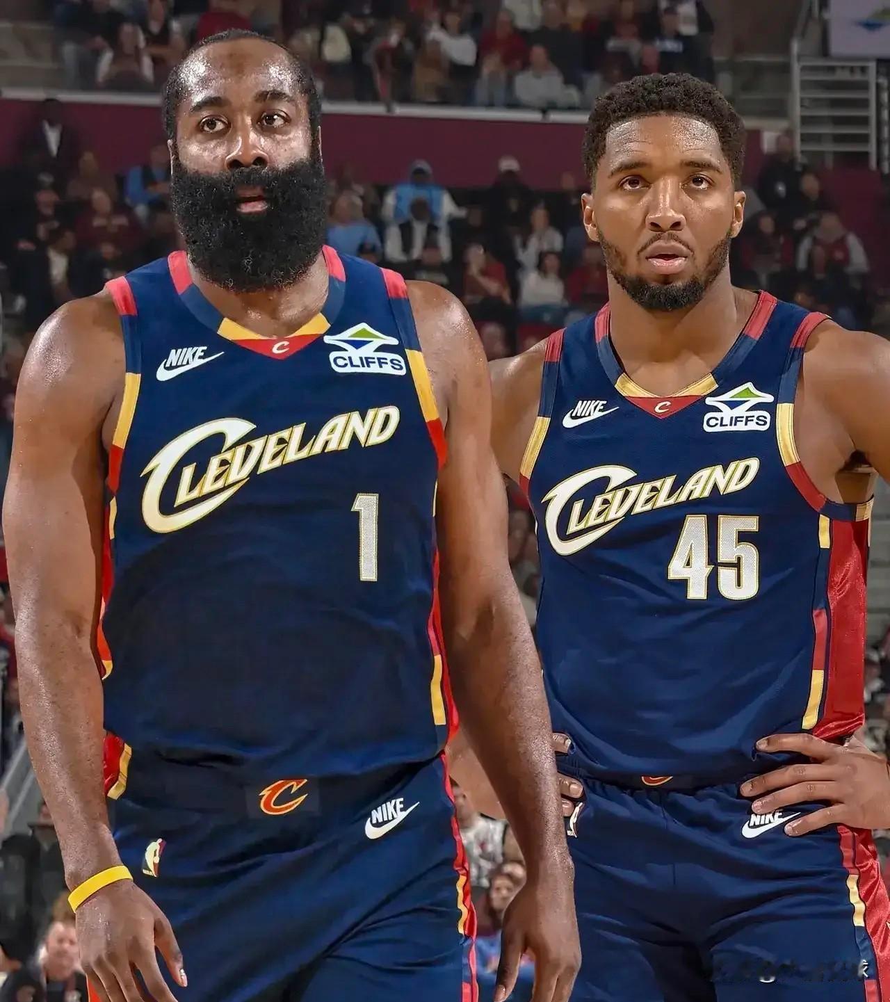 骑士今年冲出东部，夺冠形势非常不错！！！球队保持健康，今年就是联盟前三实力