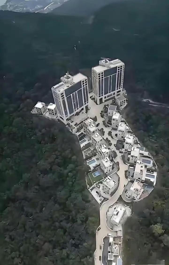 据悉，这里负氧离子爆表？在这里生活，能多活好多年呢？[捂脸哭]