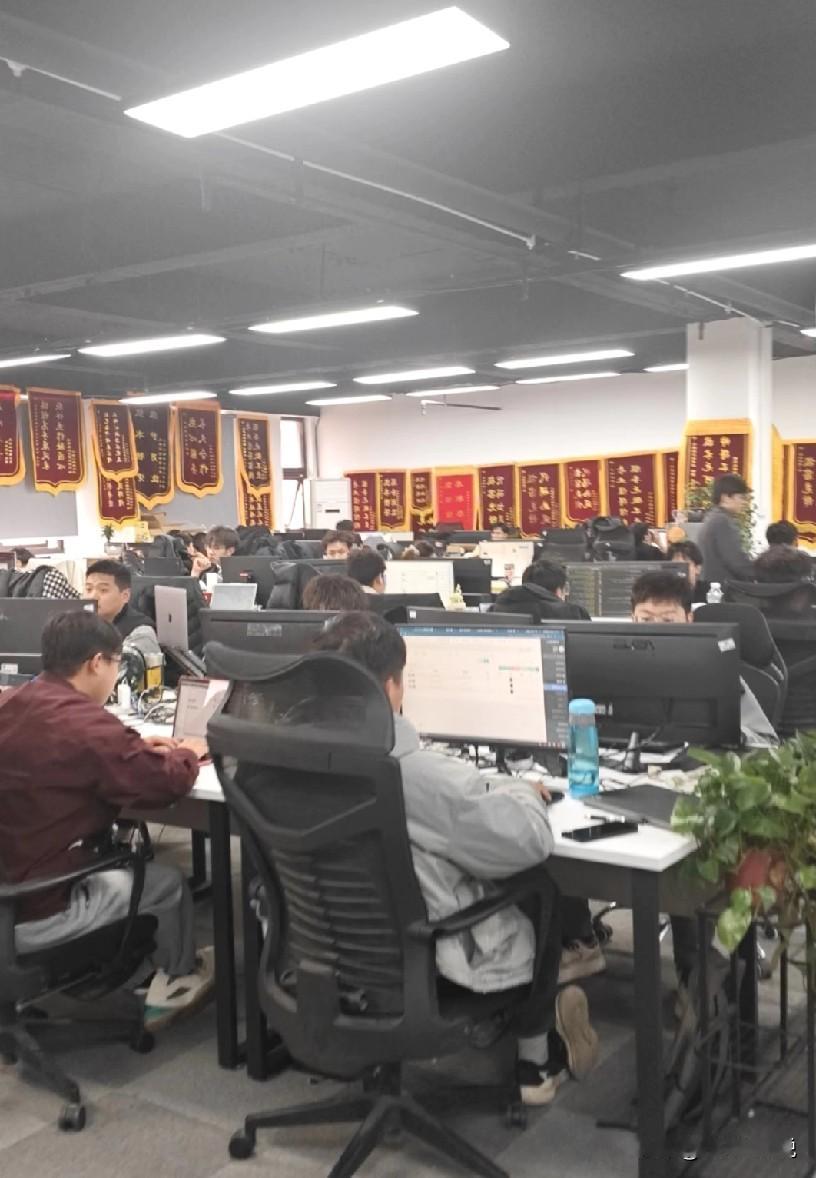 现在业务部门面试官面试，居然也开始关注非专业技能方面的因素了[捂脸哭]今天约面了一