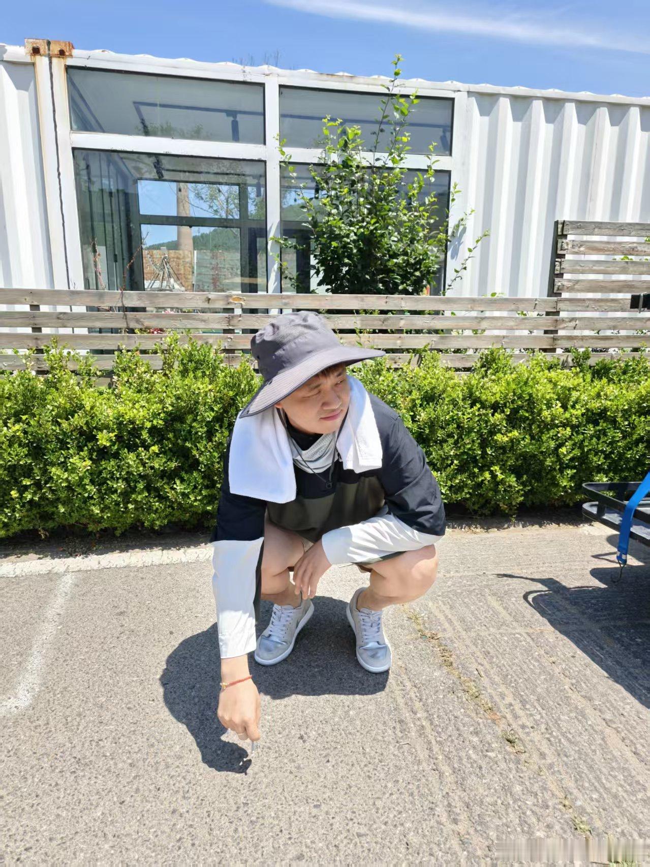 央视曝光不防晒的防晒衣原来觉得防晒服就是一层薄薄的衣服，能有啥问题！现在……一分