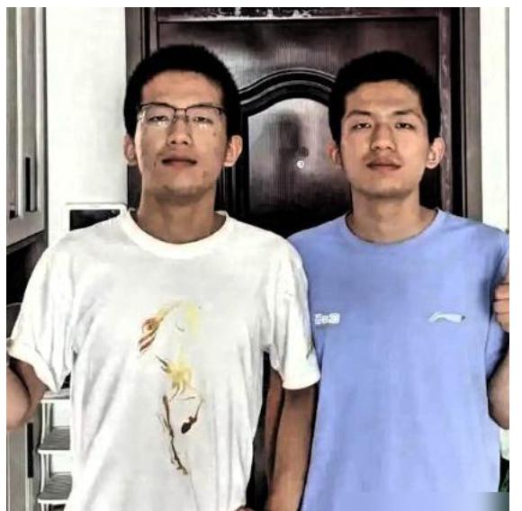 安徽一对双胞胎，哥哥高考698分，弟弟697分。全家还没来得及庆祝，清华招生组的