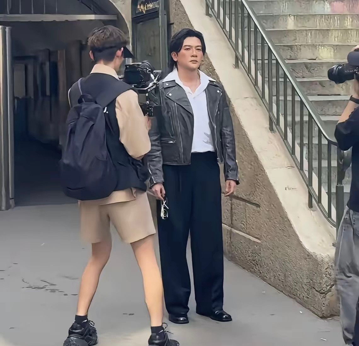 谁能认得出来他曾经是还珠格格的演员？化妆后感觉变了个人