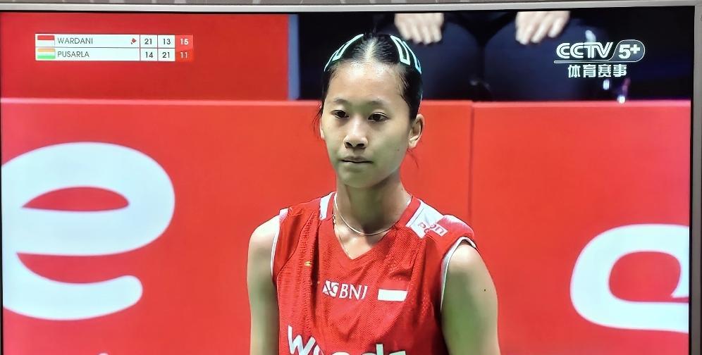 马来西亚选手马尔达尼与印度选手辛杜之间的1/4比赛，前两局双方打成1:1平，决胜
