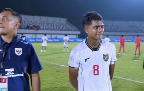 本来想拿咱当“软柿子”捏，结果一脚踢到了钢板上！印尼足协估计肠子都悔青了，原本邀