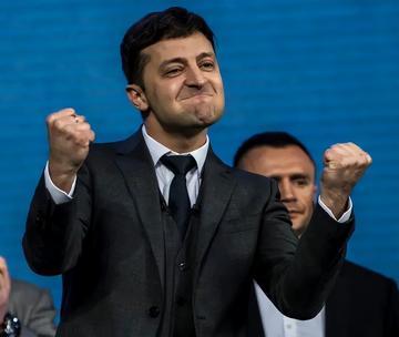 很多人不理解，说乌克兰都被打成这样了，为什么泽连斯基还不愿意停火呢。答案其实很简