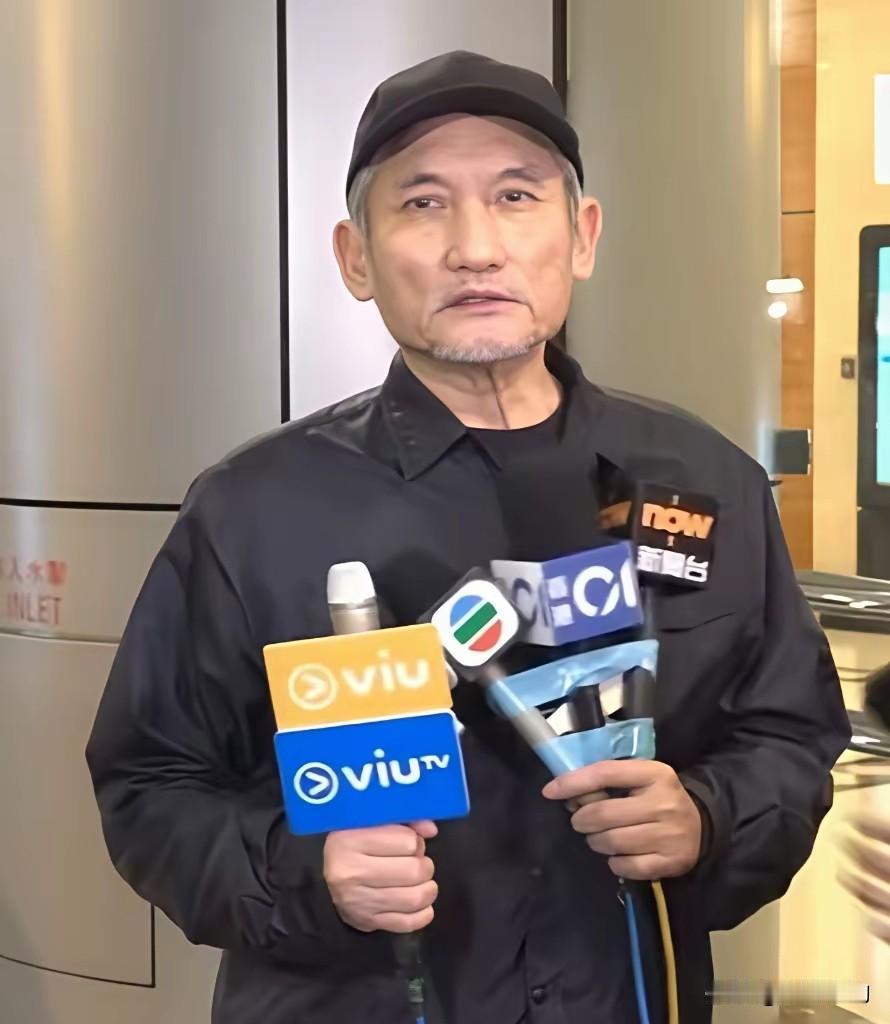 终于搞懂了。为啥最后是徐克出面，向媒体公布施南生离世的消息，其实原因很简单。