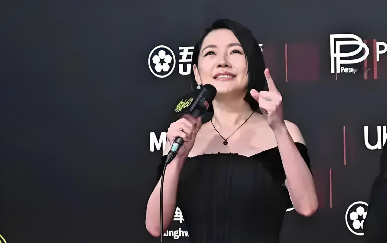 原来具俊晔制成7条大S的骨灰链是按照当地的风俗这么做的，这就是一种韩国文化。