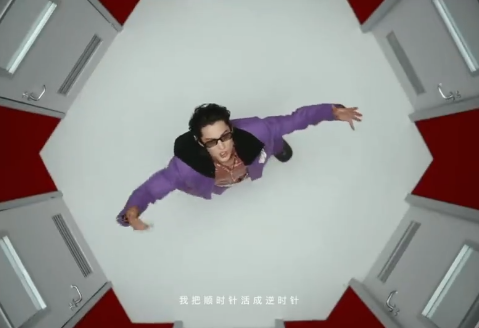 真以为王鹤棣又拍新电影了！这MV构图质感绝了，镜头切换比电影还丝滑带感，王鹤棣每