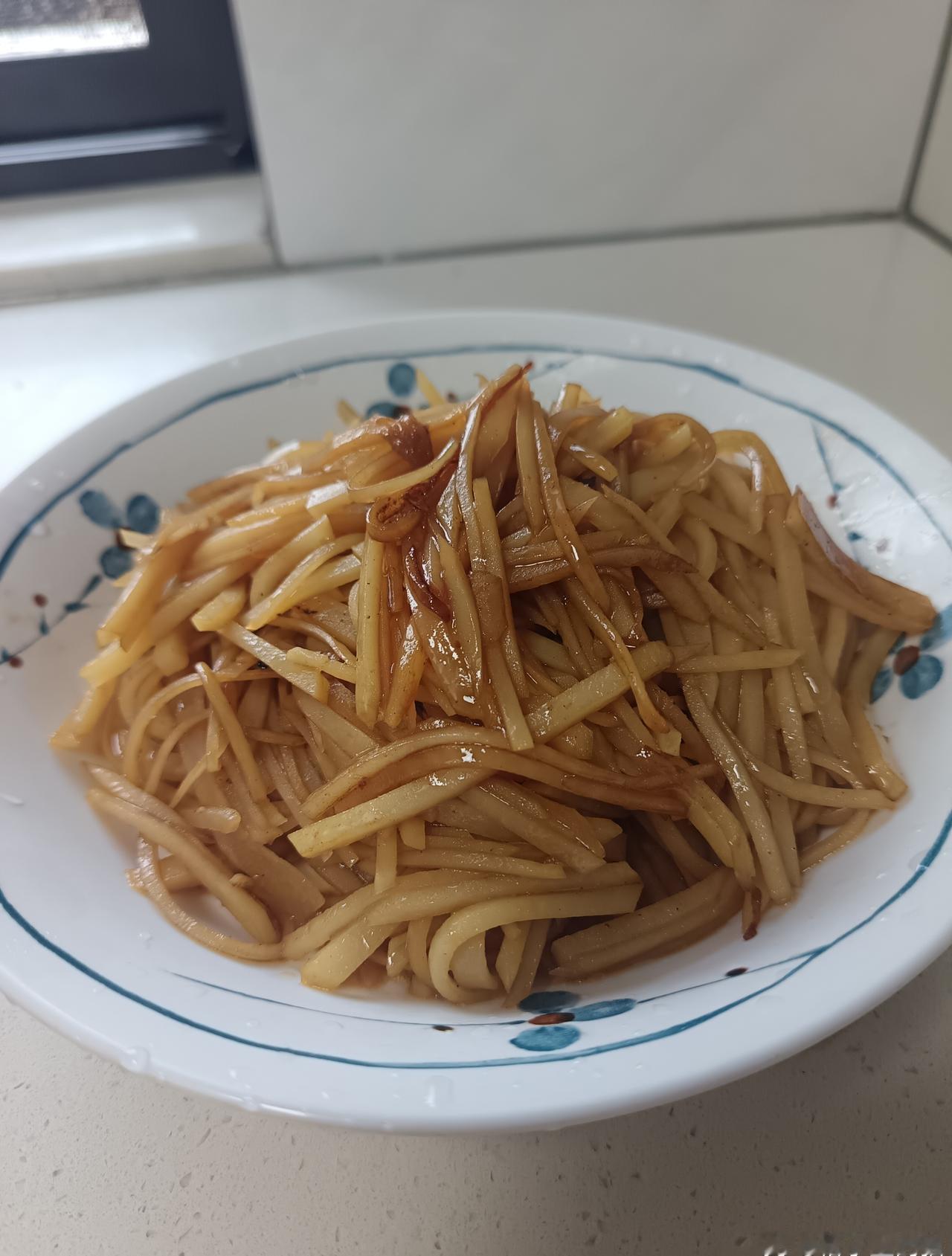 简直不能太同意了！！我们家一直是自己做饭。年纪越大，越不想在外面吃。自己做饭
