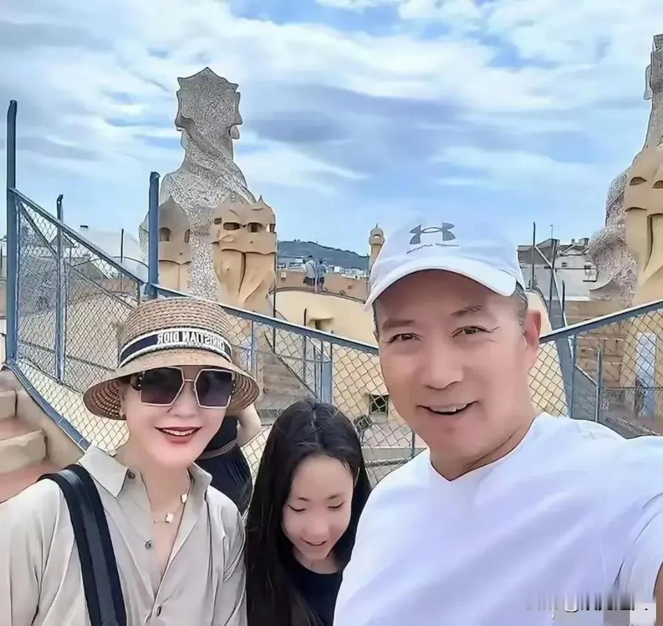王小骞家闺女这是开挂了吧？！之前总有人操心她11岁还因为矮小症长得慢，结果