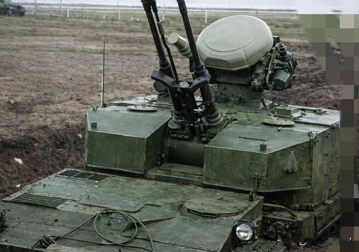 在上世纪五十年代后期苏联军事工业为苏联军队研发自行高炮的时候，曾经同时展开了轻型