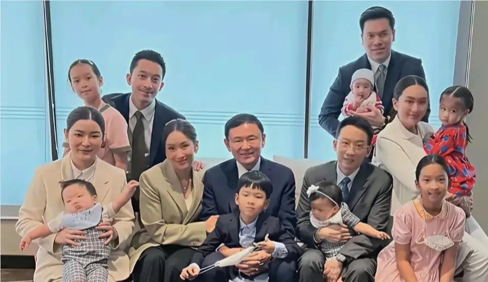 佩通坦为什么拖到最后一刻才交辩护材料？首先法院两次投票都是5比4勉强让她过关。