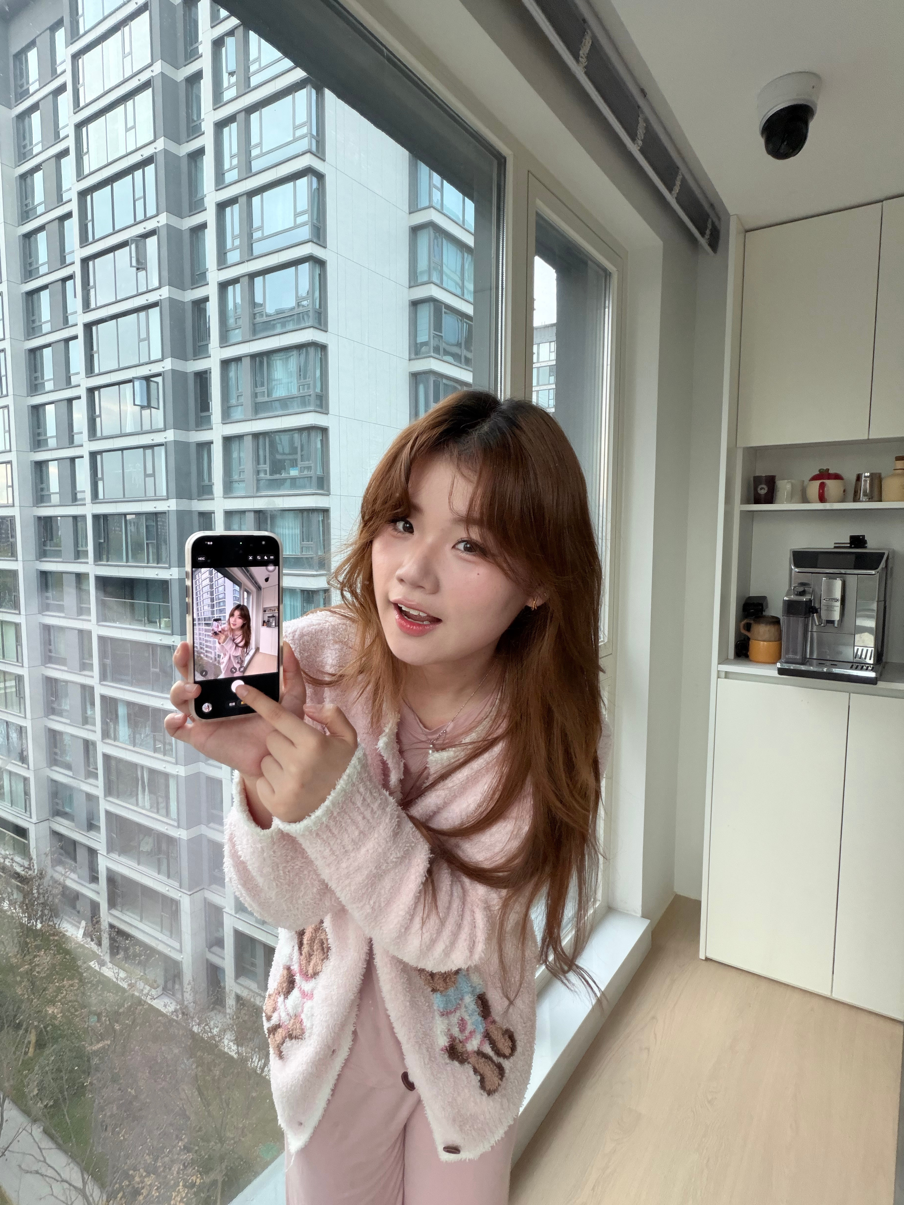 下午没事干化了个妆，不带美瞳跟没化妆一样舒适