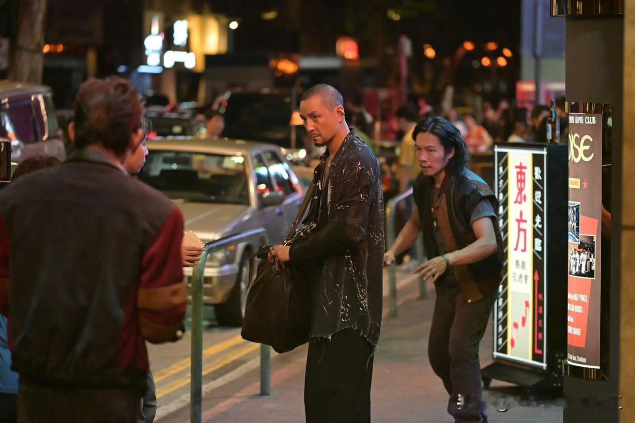 香港街头拍戏，这样的阿祖你见过吗？