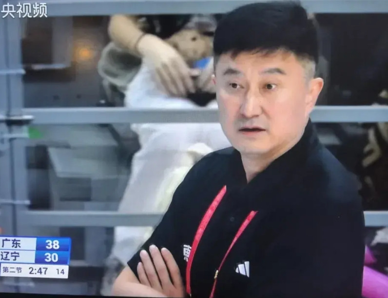 杜锋得好好感谢丁伟！真的，杜锋得好好感谢丁伟！正是丁伟率领的浙江队淘汰了周琦、