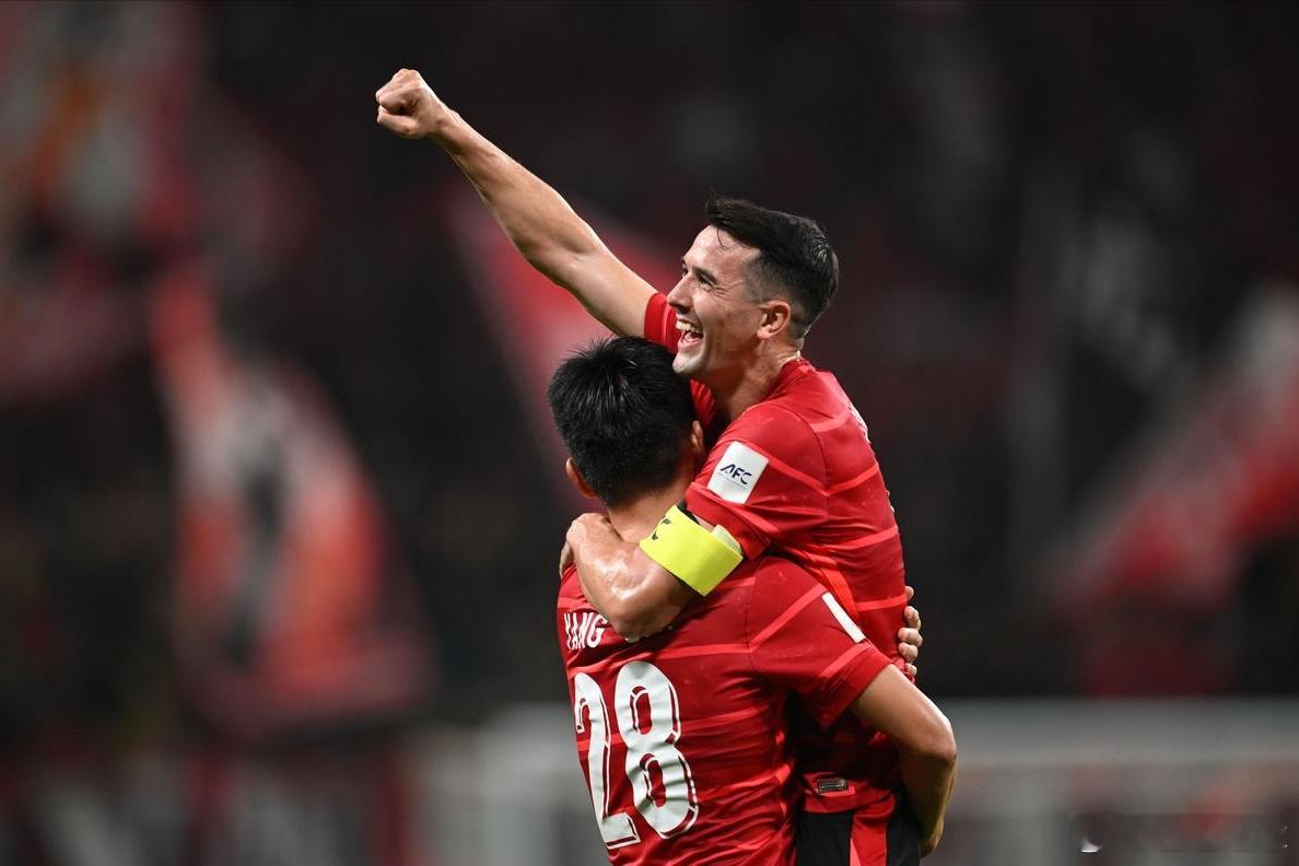 中超新出台的限薪规定，港澳台球员与内地球员一视同仁，顶薪为500万人民币。有人解