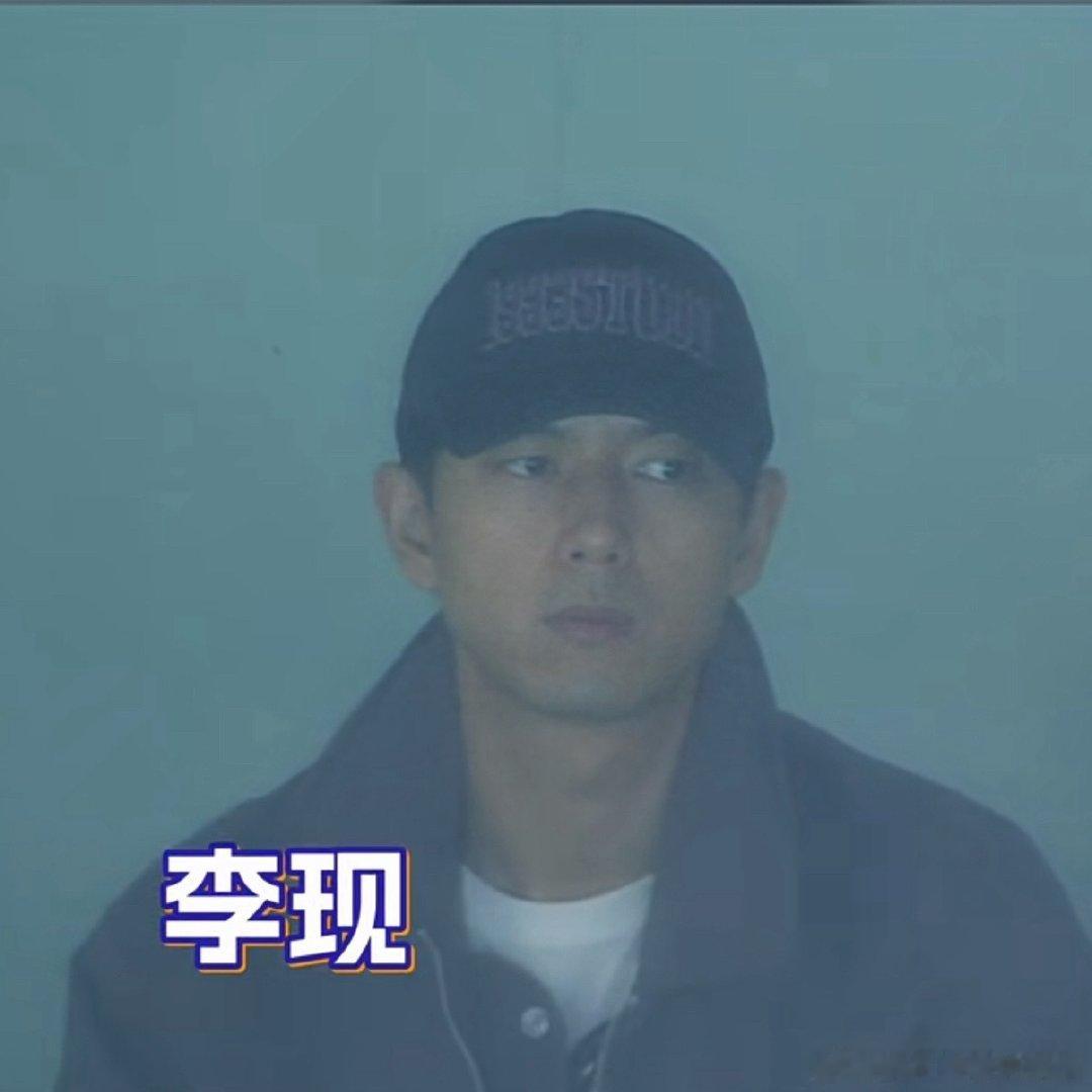 李现是我见过最最最合格的代言人，身体力行，人家代言的品是真的用。这又拿着FindX10ProMax➕