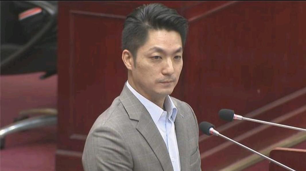 蒋万安九二共识都不愿意讲了！岛内媒体表示，中国大陆主动延期双城论坛回应蒋万安！9