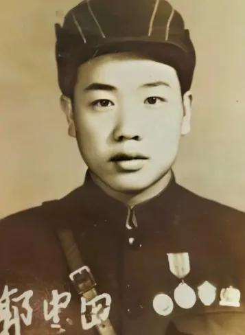 1950年11月29日，一位志愿军排长无视上级命令，放弃驻守高地，放走了美军的5