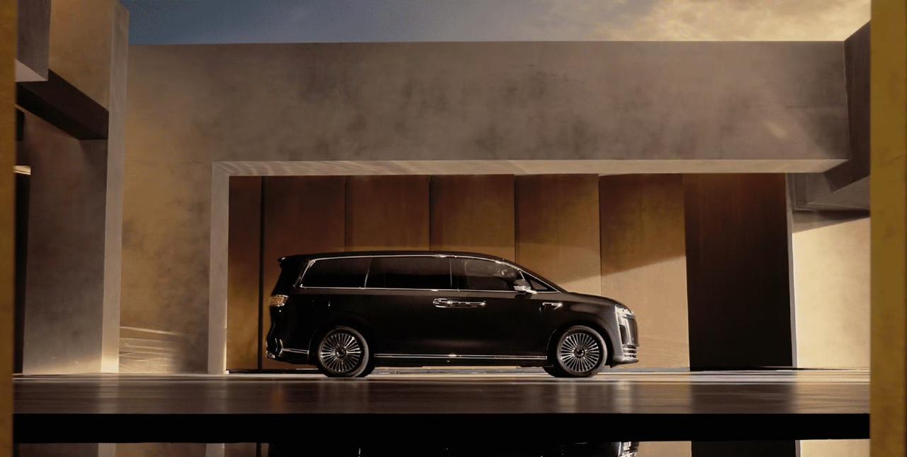 智界V9那个会铺毯子的车灯，我看也就那么回事。开门咔咔打出一片光，能自定义图