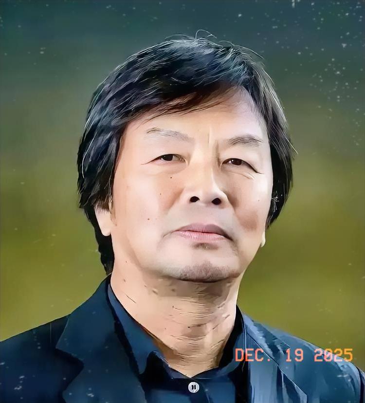 刘震云说的职场真相太扎心：实干的当牛做马，投机的风光无限，但成年人的破局从不是硬