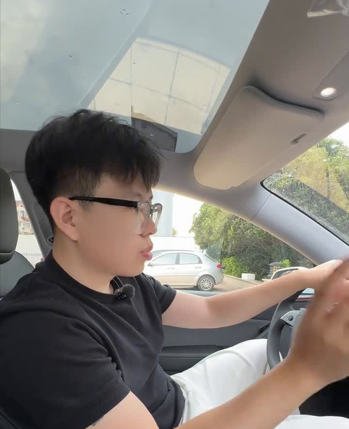 用车知识：特斯拉便利进出设置。把特斯拉提回来以后，第一件事我觉得大家就是要设